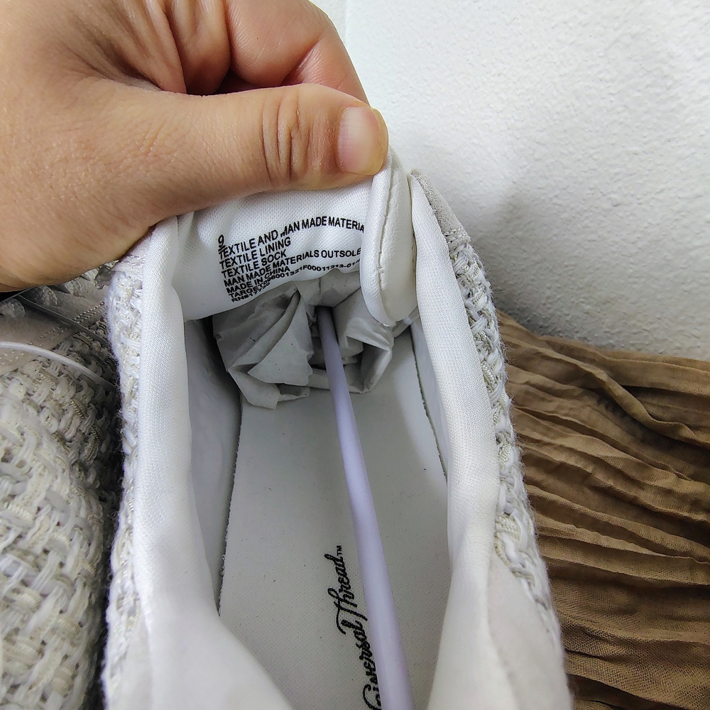 Universal Thread Women's Gray and White Memory Foam Sneakers Sz 9 - Picture 11 of 11